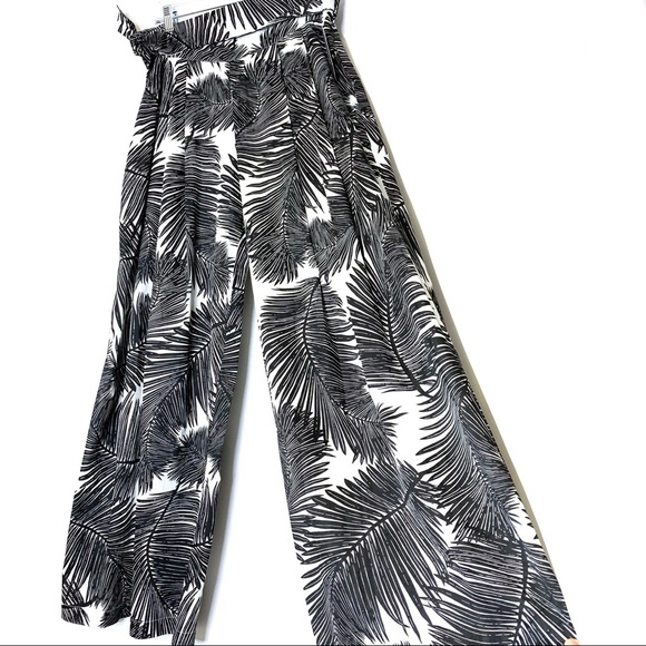 ❗️SOLD❗️NWT Vince Camuto Tropical Wide Leg Pants - Picture 3 of 12